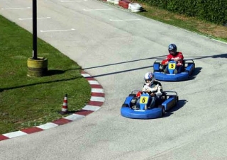 Dos pilotos en la pista 